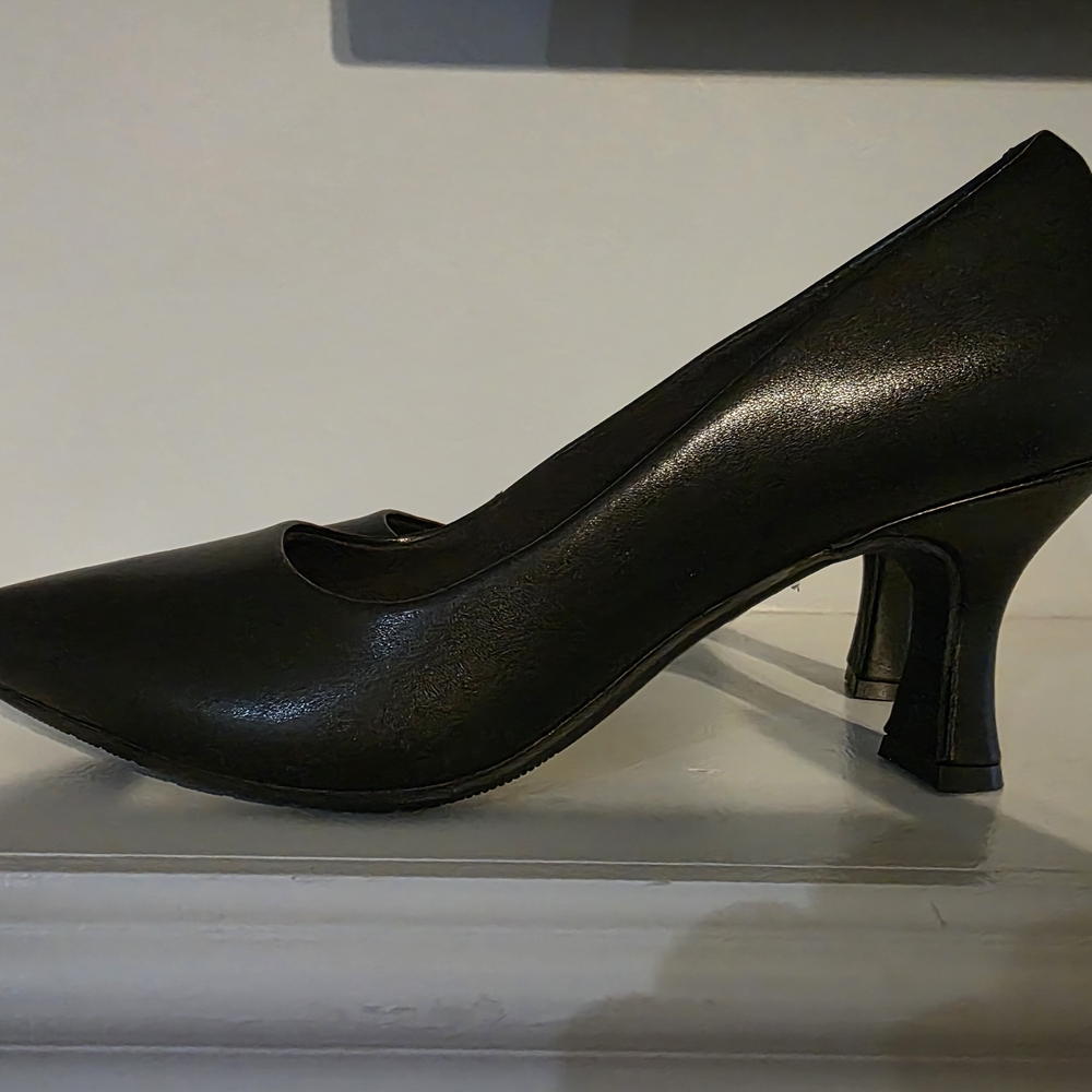 Clarks Elegant Black Heels - Picture 4 of 6